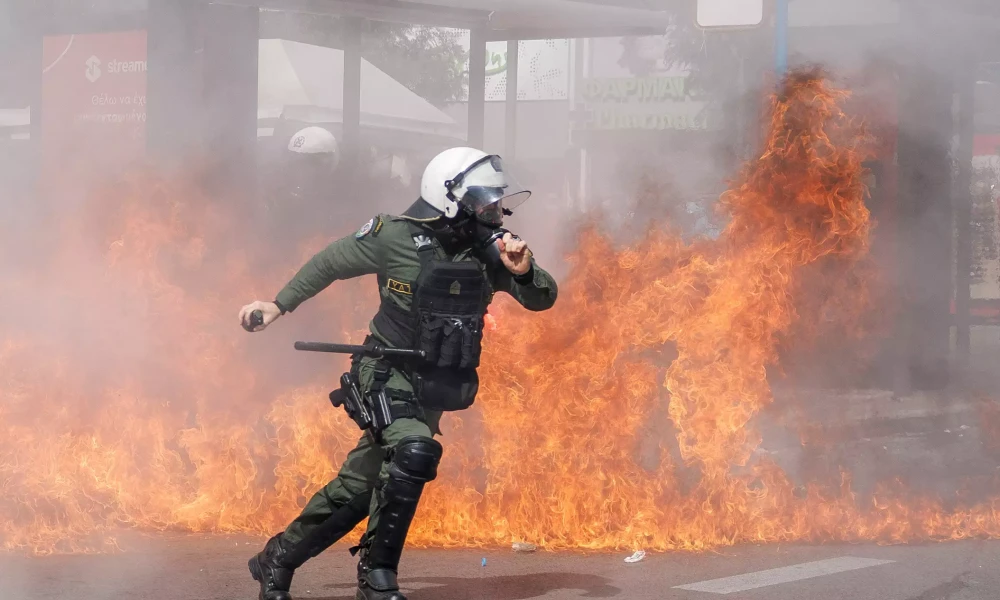 Συλλαλητήριο για τα Τέμπη - Αφέθηκαν ελεύθεροι οι 17 συλληφθέντες των επεισοδίων της Παρασκευής